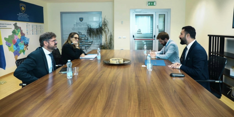 Krasniqi takon shefen e zyrës së KiE-së për Kosovë: Aspiratat tona të përballen me përgjigje pozitive