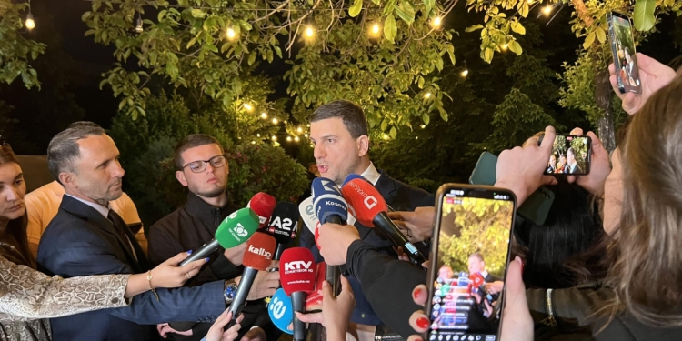 Krasniqi pas takimit me Kurtin, kërkon shpërbërjen e Kuvendit