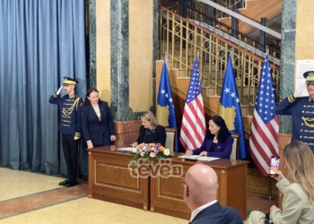 Nënshkruhet marrëveshja mes Kosovës dhe ShBA-së kundër manipulimit të informacionit nga shtetet e huaja