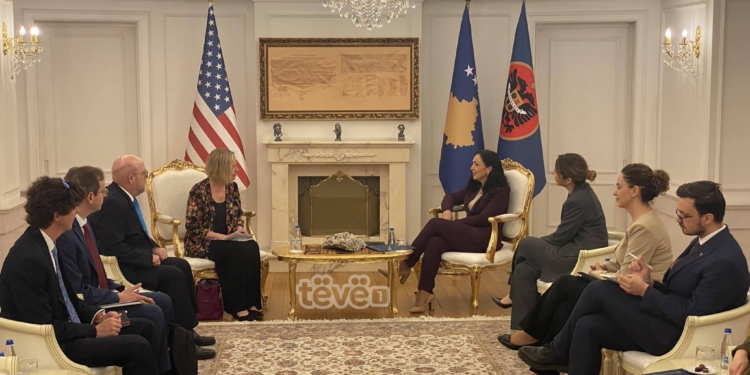 Osmani pret në takim zëvendës ndihmës sekretaren e DASh-it