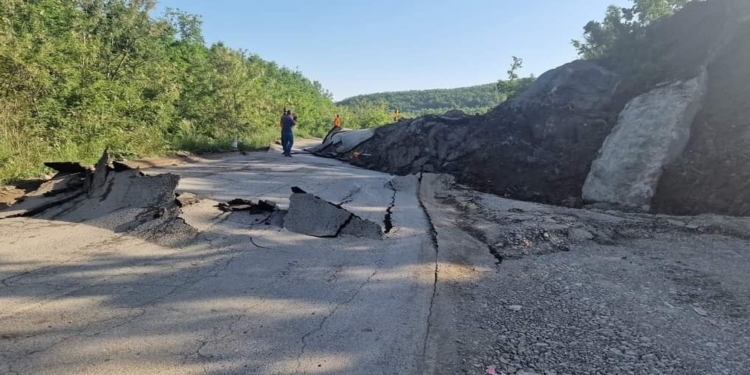Policia jep detaje për gjendjen e rrugës Gjakovë-Klinë