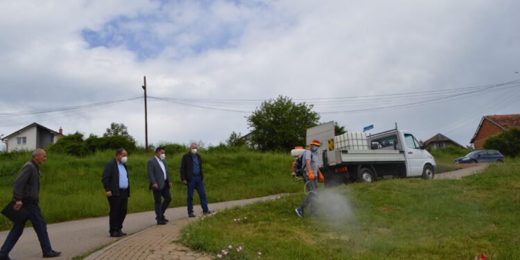 Komuna e Malishevës e fillon dezinsektimin kundër rriqrave