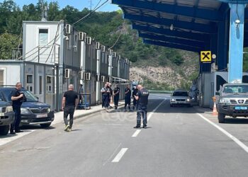 Numër i ulët i serbëve afër Jarinjes, policia serbe ndalon protestuesit