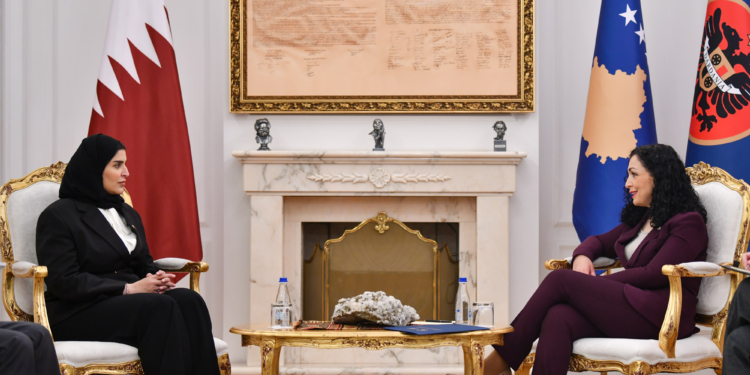 Osmani dhe ministrja e Katarit flasin për mundësitë e rritjes së bashkëpunimit