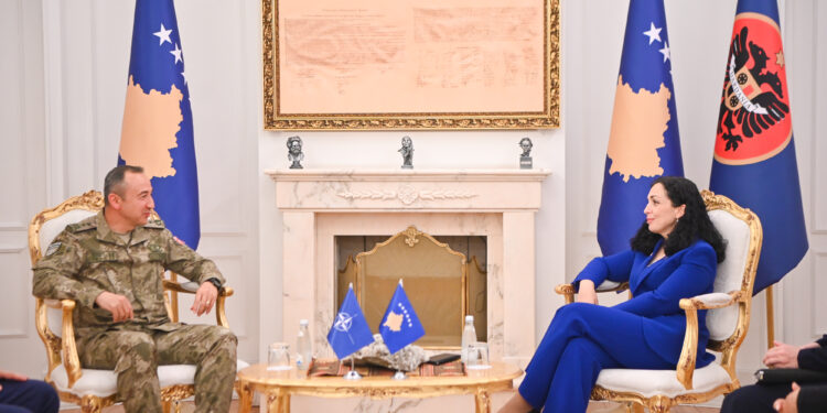 Osmani takon ambasadorin e KFOR-it, diskutojnë për zhvillimet në fushën e sigurisë