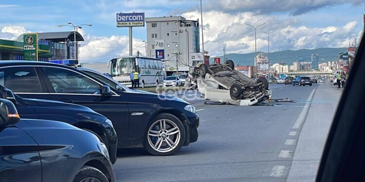 Dy persona të lënduar në aksidentin në Fushë-Kosovë