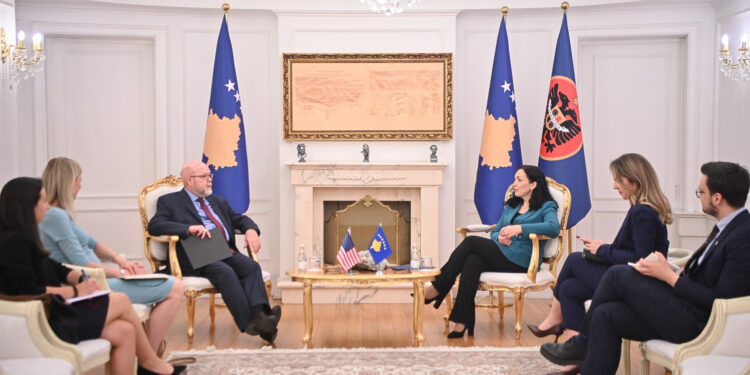 Osmani takohet me Hovenier, diskutojnë një sëri çështjesh me interesa të përbashkëta