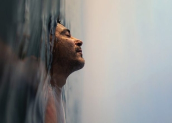 Gjashtë këshilla për të rikthyer lumturinë pas momenteve të vështira