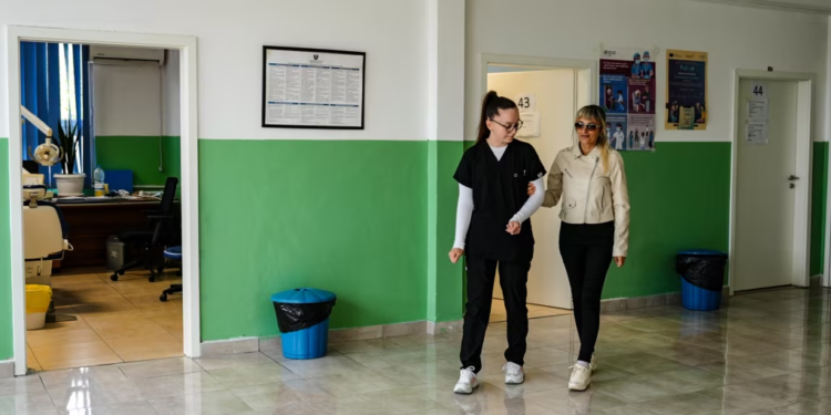 “Kur të refuzojnë, përballesh me limitet e tua”: Diskriminim që nga tekstet shkollore