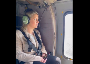 Nënsekretarja Allen vizitoi ushtarët amerikanë në Kosovë, nga helikopteri i KFOR’it