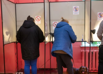 Lituanezët zgjedhin presidentin e ri midis shqetësimeve për Rusinë dhe luftën në Ukrainë