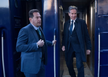 Blinken në vizitë të paparalajmëruar në Ukrainë