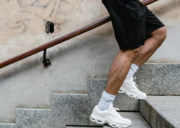 Ngjitja e shkallëve do t’ju ndihmojë të jetoni më gjatë, sipas një studimi