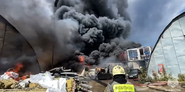 Zjarr i madh në lindje të Moskës