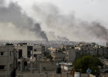 Të paktën 12 të vrarë nga sulmet izraelite në Gazë