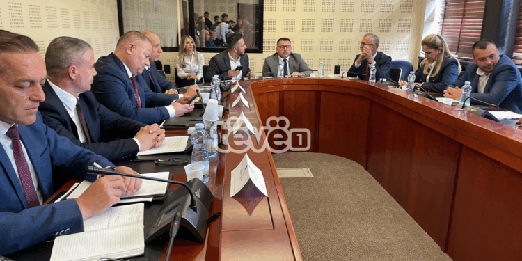 Hoxha garanton se lëvizjet e policëve në njësi të ndryshme janë bërë pa presion