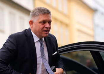 Fico mbetet nën kujdes intensiv