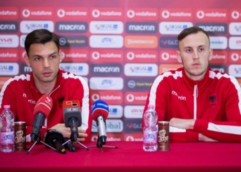 Një mbrojtës rikthehet dhe një tjetër dëmtohet, nuk mbarojnë hallet për Sylvinhon