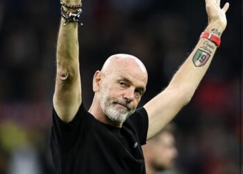 Milan ndan rrugët me trajnerin Pioli