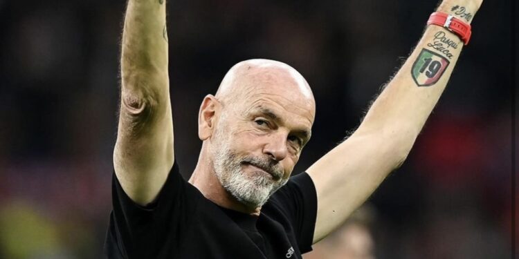 Milan ndan rrugët me trajnerin Pioli