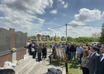 Kurti bëri homazhe në Nabërgjan: Prokuroria e ka mbështetjen t’i hetojë dhe dënojë kriminelët