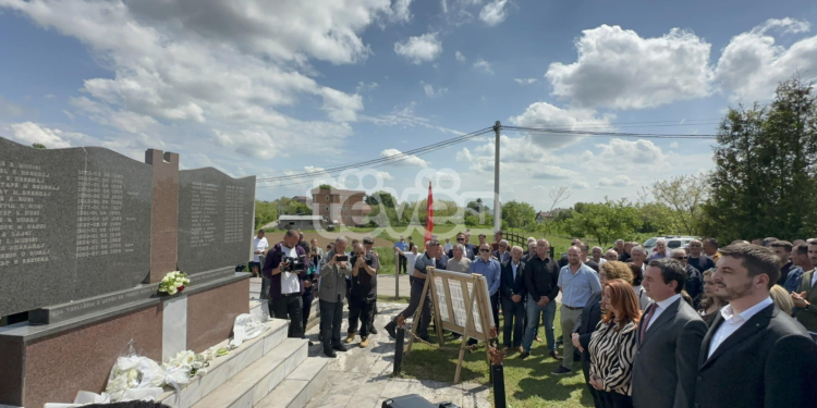 Kurti bëri homazhe në Nabërgjan: Prokuroria e ka mbështetjen t’i hetojë dhe dënojë kriminelët