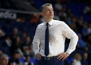 Mijoviq “drejton gishtin” kah gjyqtarët për humbjen e Yllit