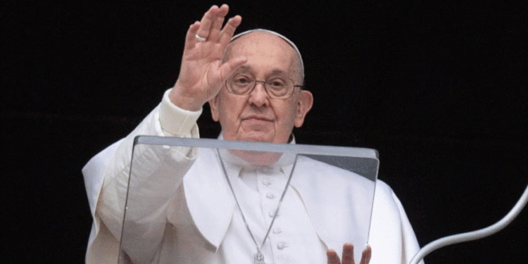 Papa kërkon falje, pasi u raportua se përdori term fyes homofobik