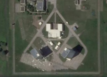 Imazhet satelitore shfaqin dëme në një stacion radari rus pas sulmit të Ukrainës