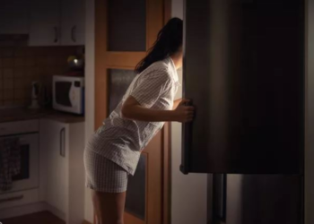 Si të ndaloni së ngrëni gjatë natës?