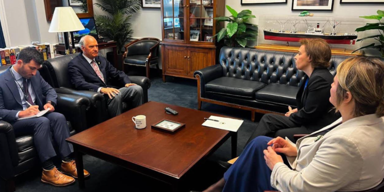 Ministrja Gërvalla takon kongresistin William Keating, bisedojnë për bashkëpunimin ekonomik