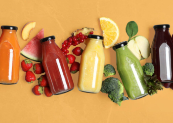 Si të përgatisni në shtëpi lëngjet më të mira për pastrimin e trupit