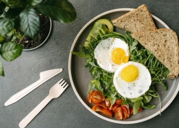 Tre opsionet më të mira të mëngjesit për njerëzit mbi 40 vjeç