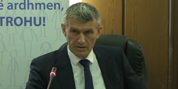 Ngacmimet ndaj regjistrueseve, Kastrati mohon se është lajmëruar ndonjë rast