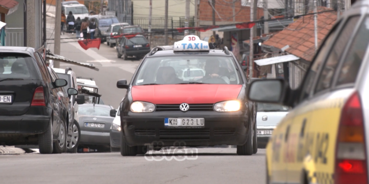 Qytetarët serb në veri flasin pas thirrjeve të Qeverisë për pajisje me patentë shofer RKS