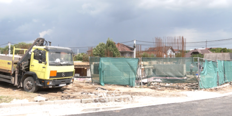 Nis rrënimi i objektit të xhamisë në Shkabaj, banorët kundërshtojnë