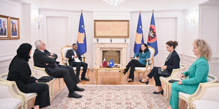 Osmani takohet me zyrtarë të Qatar Development Found, flasin për përkrahjen e invalidëve dhe veteranëve të UÇK-së