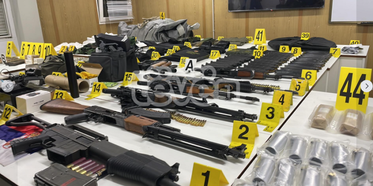 62 shok-bomba, 10 armë e 1.5 kg eksploziv-Policia jep detaje për armatimin në Zveçan