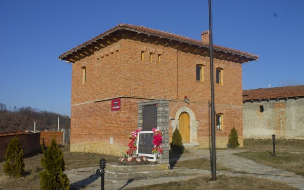 43 vjet nga rënia e dëshmorëve Nebih e Tahir Meha