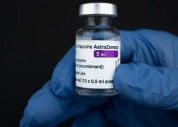 AstraZeneca tërheq vaksinën kundër Covid në mbarë botën pasi pranoi se mund të shkaktojë mpiksje të rrallë gjaku