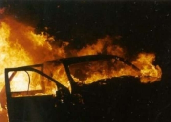 Raportohet për një djegie të qëllimshme të veturës në Pejë