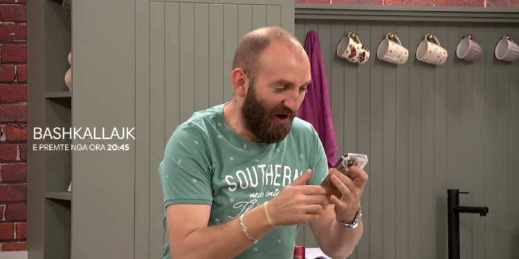 Beni fiton rol kryesor në shfaqje baleti, cili është reagimi i haxhisë