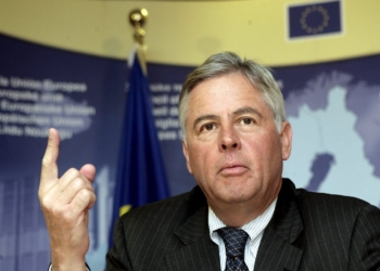 Diplomati holandez kritikon diplomacinë agresive të Serbisë kundër Kosovës