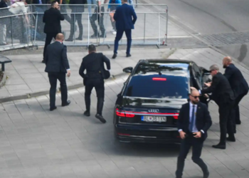 Plagoset kryeministri i Sllovakisë