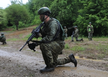 Gjeneral Dreshaj viziton ushtrimin fushor të FSK-së `Skuadra në Sulm`