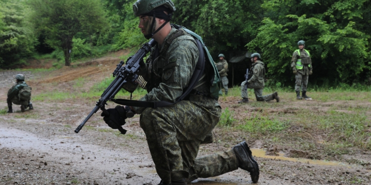 Gjeneral Dreshaj viziton ushtrimin fushor të FSK-së `Skuadra në Sulm`
