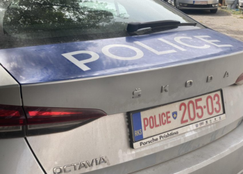 Ferizaj, nëna godet vajzën e saj të mitur me mjet të fortë