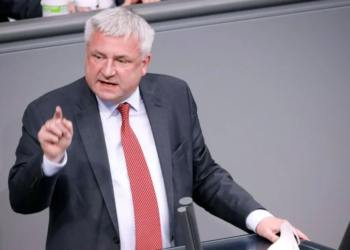 Abraham: Pranimi i Kosovës në KiE këtë muaj, e vetmja rrugë përpara