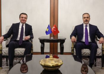 Kurti takon ministrin e Punëve të Jashtme turke, diskutojnë për projekte të përbashkëta