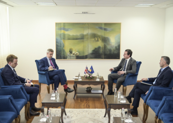 Kurti falënderon Mbretërinë e Bashkuar për qëndrimin e djeshëm në takimin e Komitetit të Ministrave